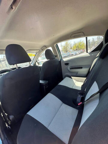 2013 Toyota Prius c