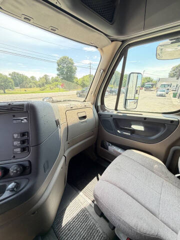 2013 Freightliner Cascadia