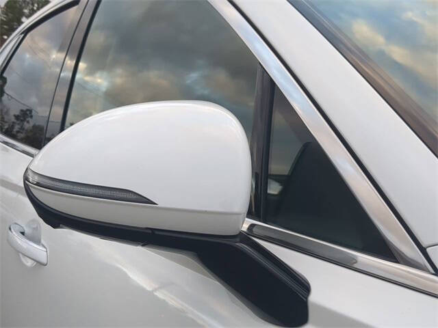 2023 Genesis GV70 2.5T Standard