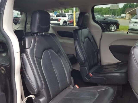 2022 Chrysler Pacifica Touring L