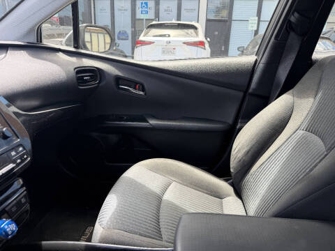 2016 Toyota Prius Two