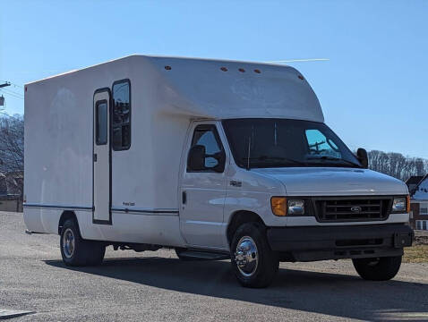 2005 Ford E-Series for sale at Seibel's Auto Warehouse in Freeport PA