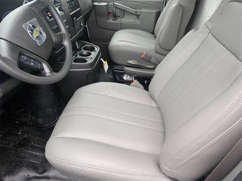 2025 Chevrolet Express 2500