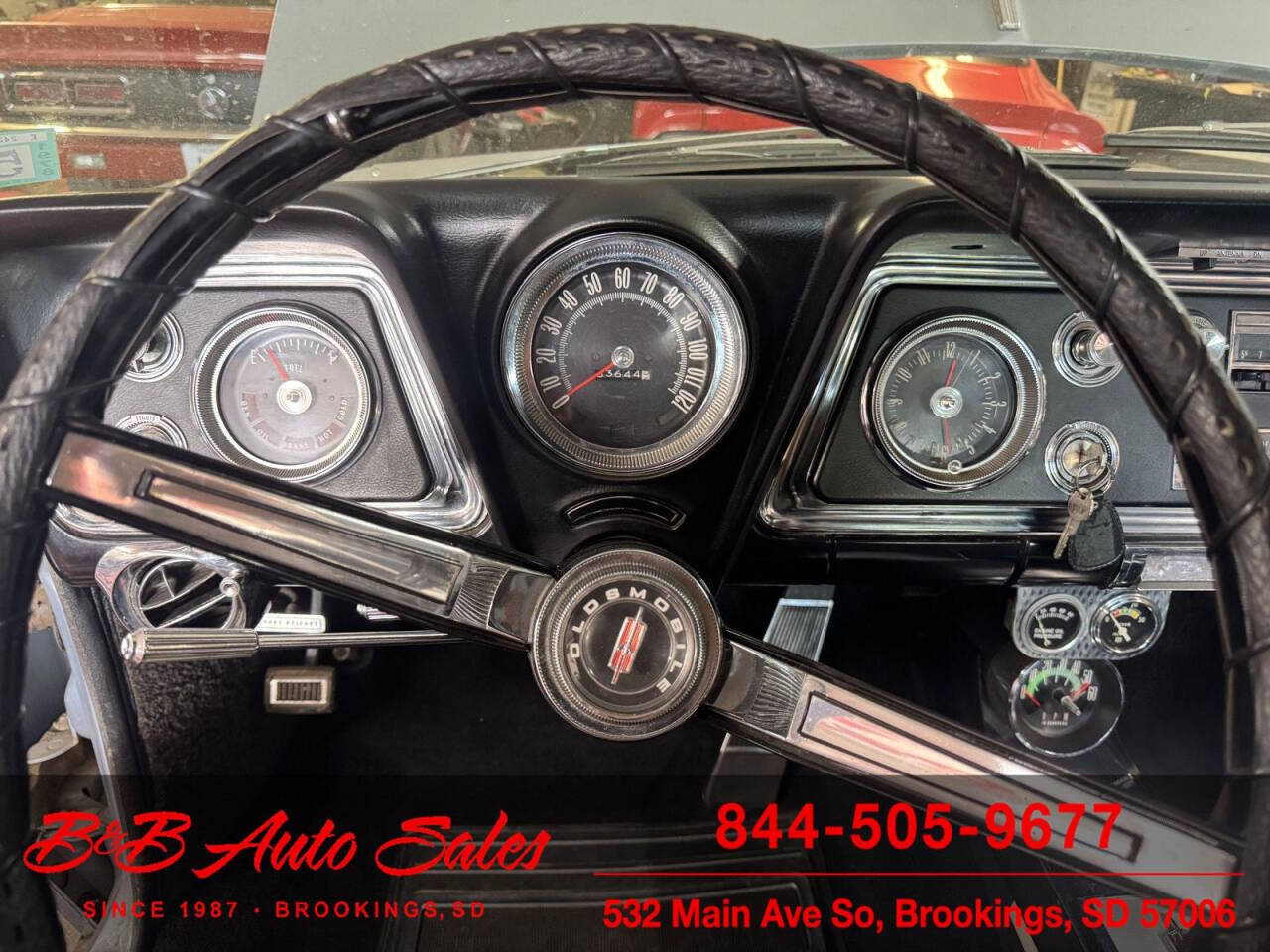 1965 Oldsmobile Starfire 22