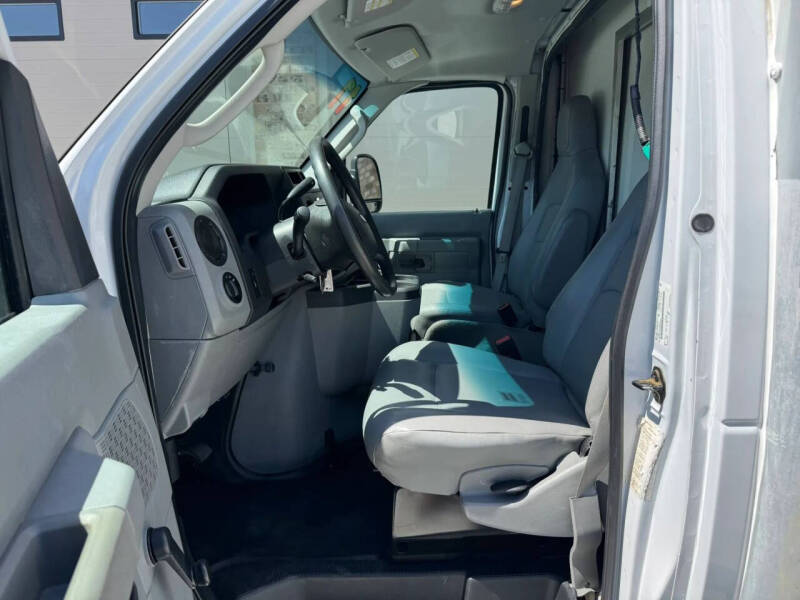 2017 Ford E-Series