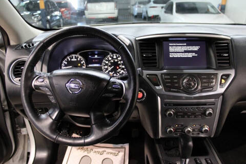 2020 Nissan Pathfinder SL