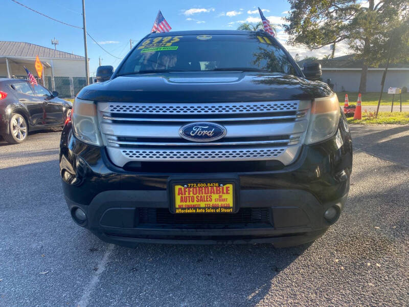 2011 Ford Explorer XLT photo 2