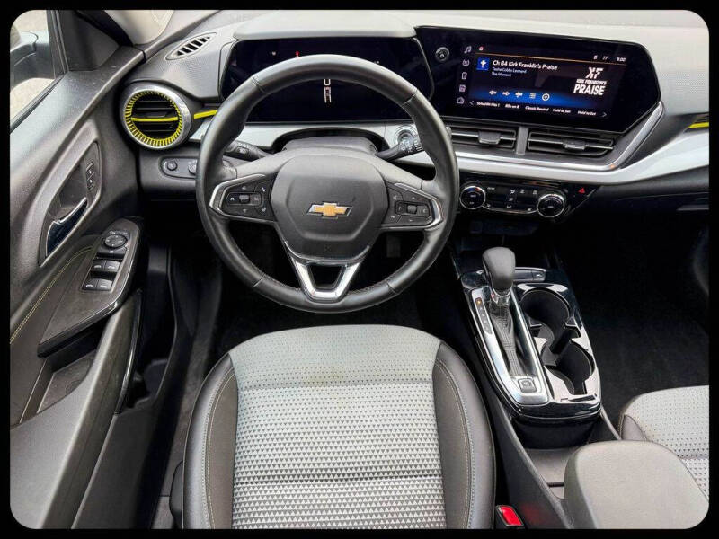 2024 Chevrolet Trax LT