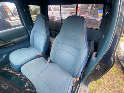 1995 Mazda B-Series B2300