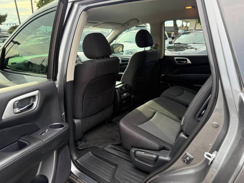 2020 Nissan Pathfinder S