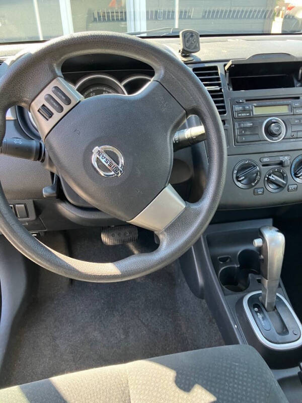 2010 Nissan Versa 1.8 S