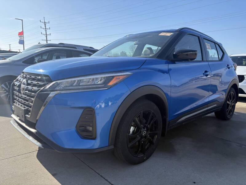 2023 Nissan Kicks SR