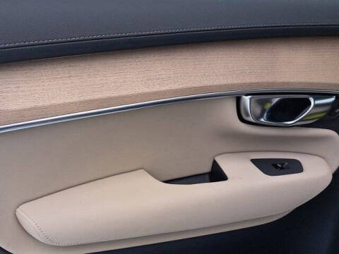 2026 Volvo XC90 T8 Plus 7P