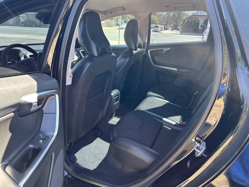 2017 Volvo XC60 T5 Dynamic