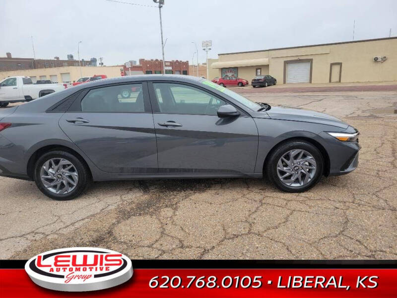 Used 2024 Hyundai Elantra SEL with VIN KMHLM4DG9RU789721 for sale in Liberal, KS