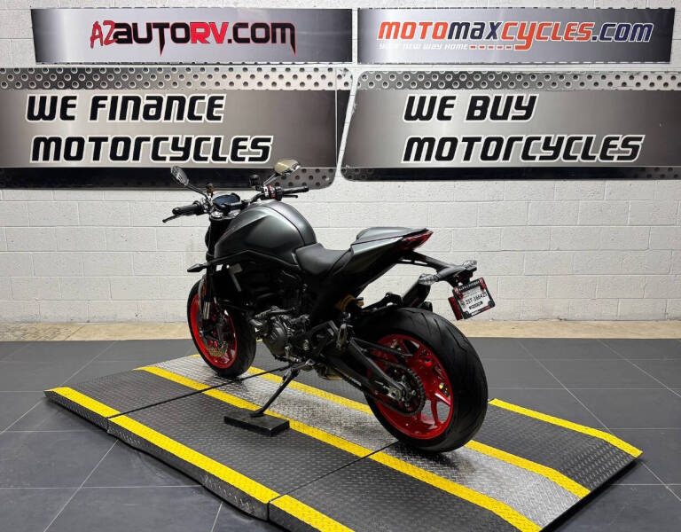 2025 Ducati Monster 937