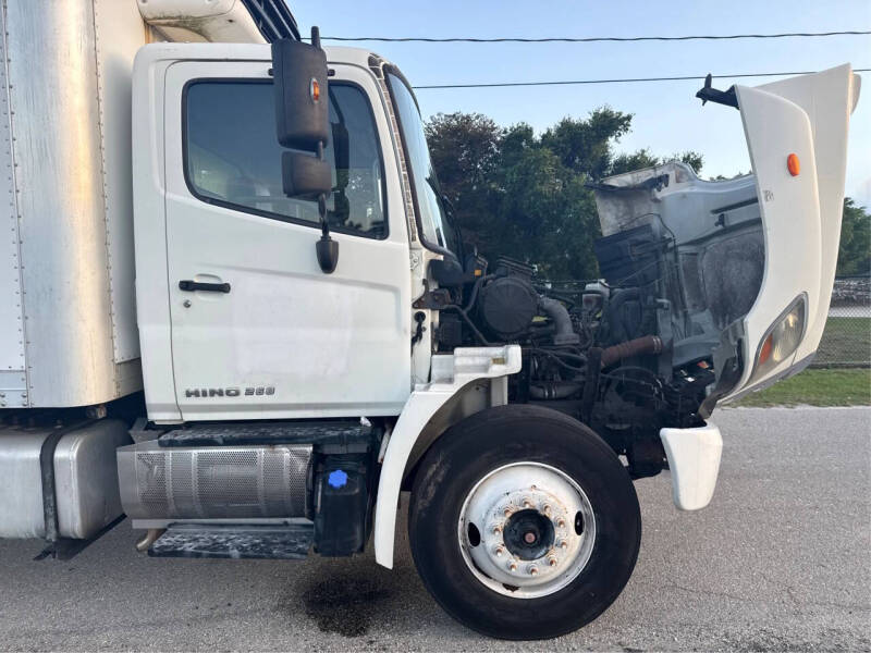 2013 Hino 268