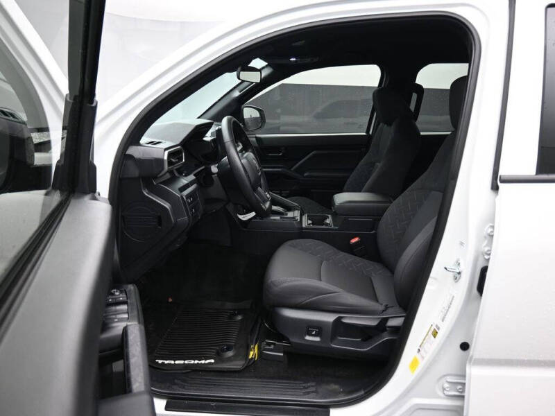 2025 Toyota Tacoma SR