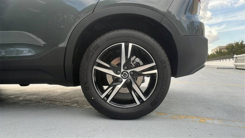 2026 Volvo XC40 B5 Core