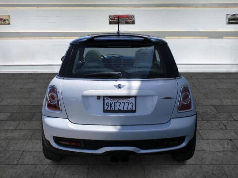2011 MINI Cooper John Cooper Works
