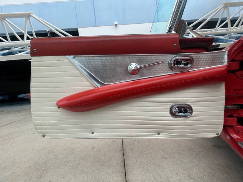 1956 Ford Thunderbird