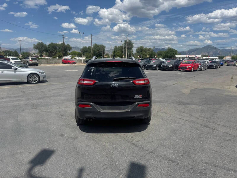 2015 Jeep Cherokee Sport