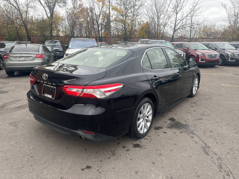 2018 Toyota Camry XLE photo 8