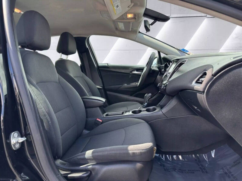 2017 Chevrolet Cruze LT Auto