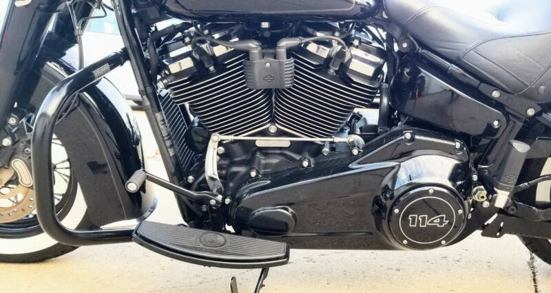 2019 Harley-Davidson FLHCS