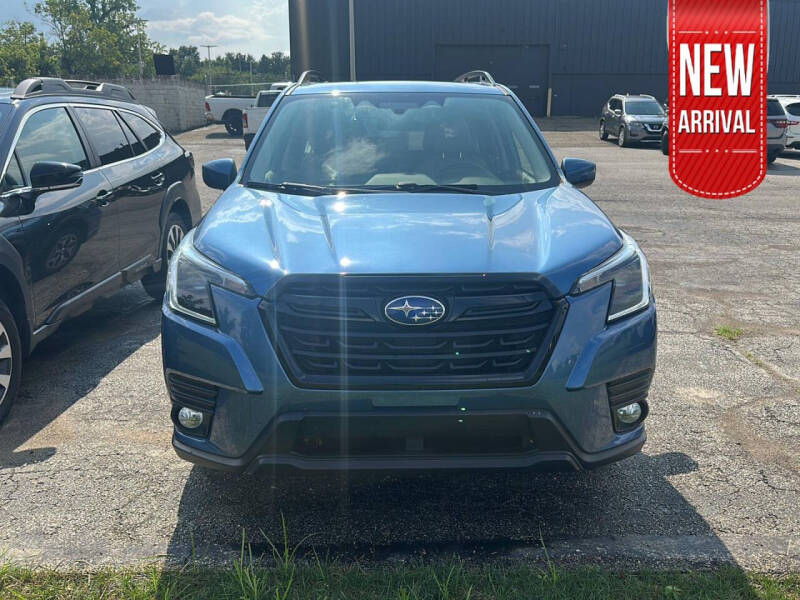 2022 Subaru Forester for sale at Auto Center of Columbus in Columbus OH