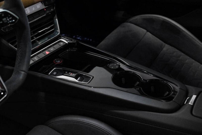 2022 Audi e-tron GT quattro Premium Plus