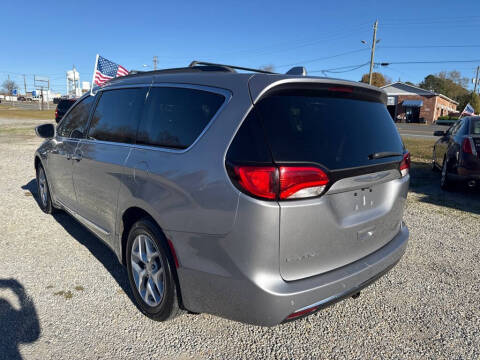 2017 Chrysler Pacifica Touring-L