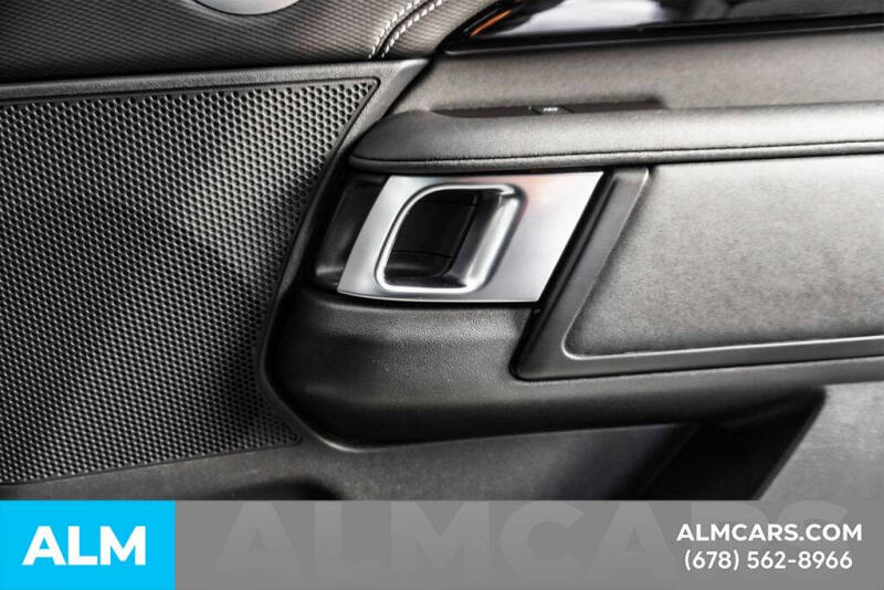 2022 Land Rover Discovery P300 S R-Dynamic