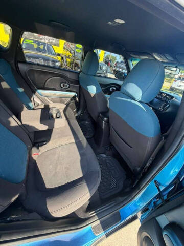 2015 Kia Soul +