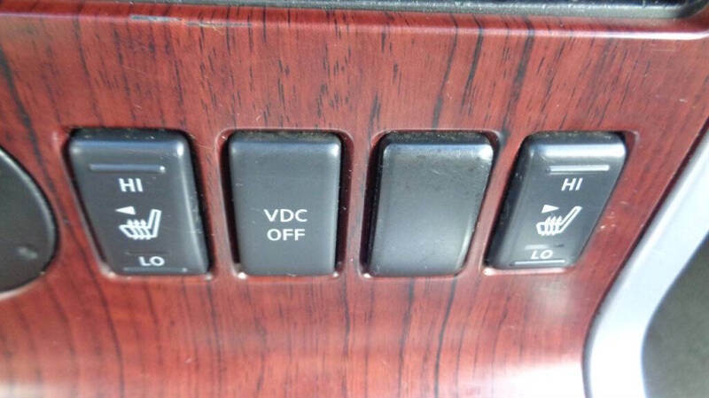 2008 Nissan Pathfinder LE V8