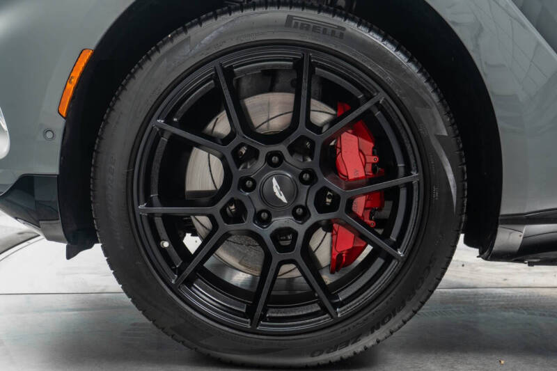 2022 Aston Martin DBX