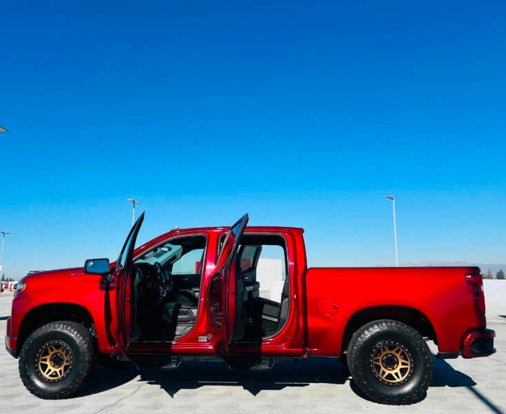 2019 Chevrolet Silverado 1500 RST photo 9