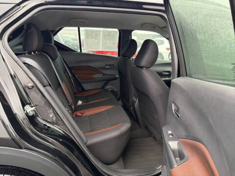 2021 Nissan Kicks SR