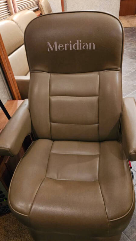 2009 Winnebago Itssca Meridian 34Y