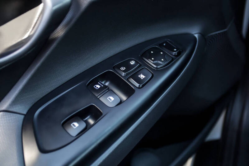 2019 Hyundai Veloster