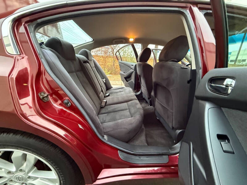 2010 Nissan Altima 3.5 SR