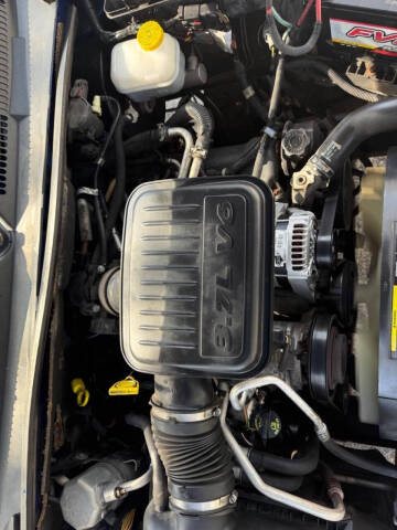 2008 Mitsubishi Raider LS