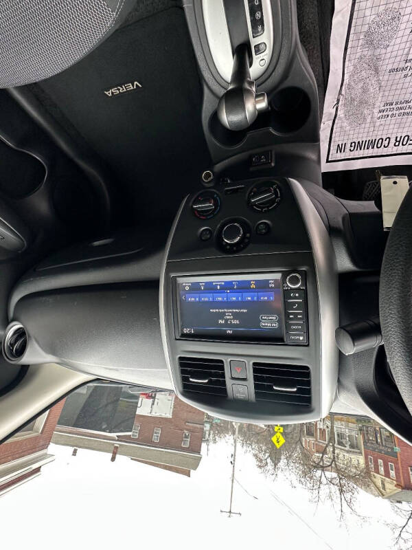 2019 Nissan Versa SV