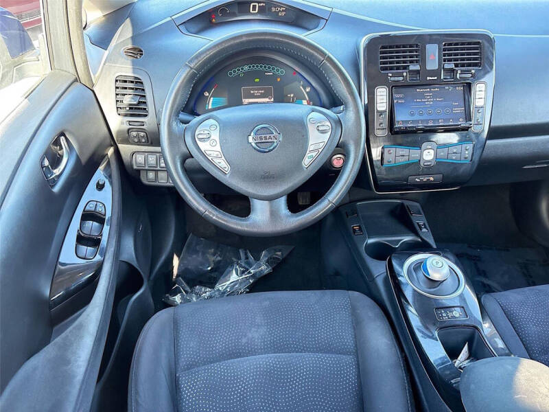 2016 Nissan LEAF SV