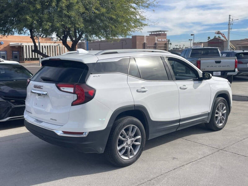 2024 GMC Terrain SLT