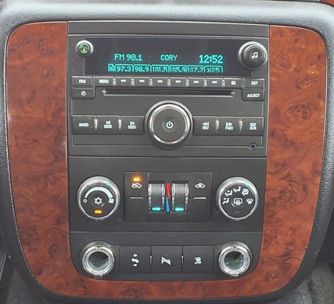 2011 Chevrolet Avalanche LS