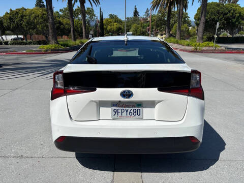 2022 Toyota Prius LE