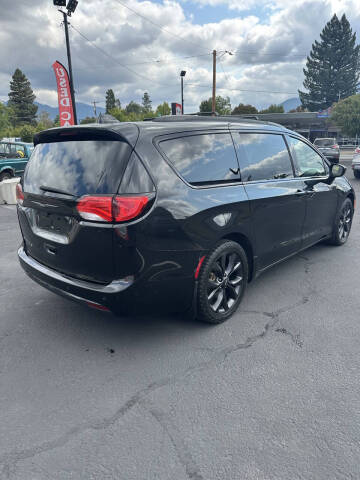 2018 Chrysler Pacifica Touring L Plus