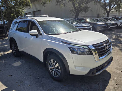 2025 Nissan Pathfinder SL