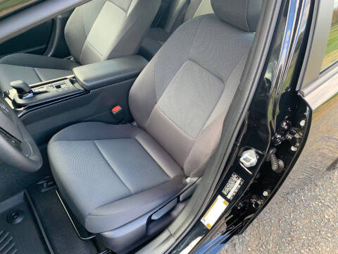 2025 Toyota Prius LE